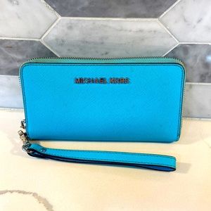 Michael Kors aqua zipper wallet